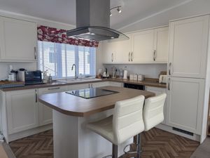 Kitchen- click for photo gallery